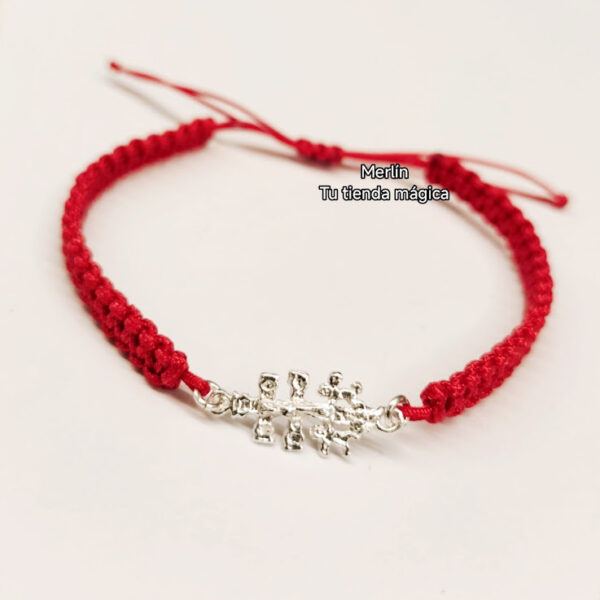 Pulsera Amuleto Cruz de Caravaca en Plata - Cordón Rojo en Macramé